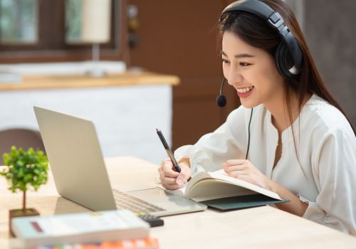 Khám phá khóa học IELTS Speaking online chất lượng hàng đầu Việt Nam